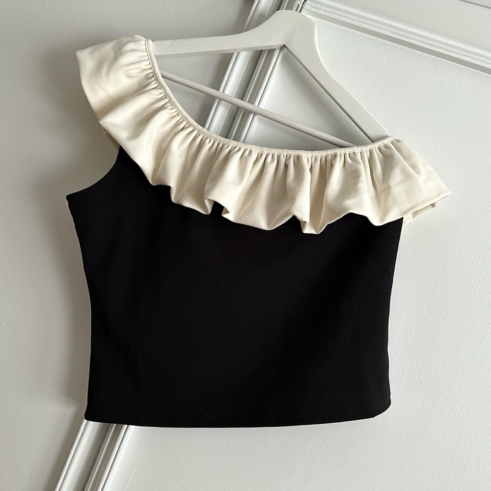 H&M black/cream one shoulder cropped top